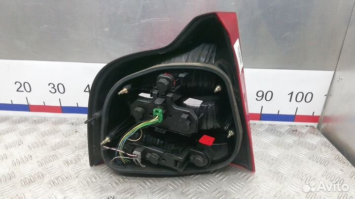 Фонарь задний правый Volvo S80 2000