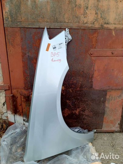 Крыло правое передние на Subaru Legacy