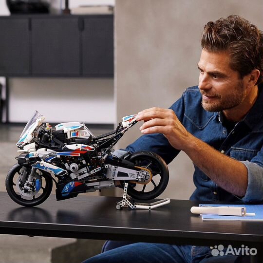 Lego technics BMW M1000RR 1920 деталей