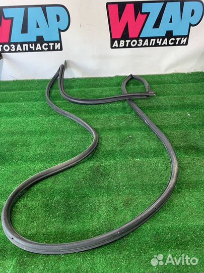 Уплотнитель двери задней правой Ford Ranger 4 T6.2