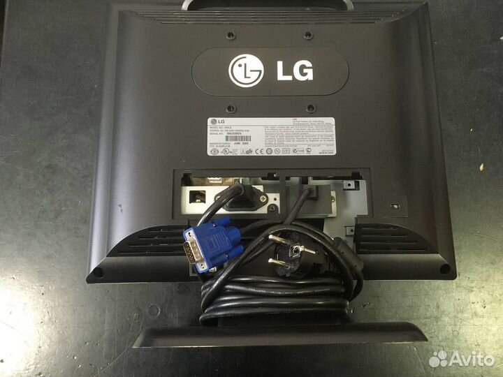 Монитор LG flatron 566LE 15 дюймов