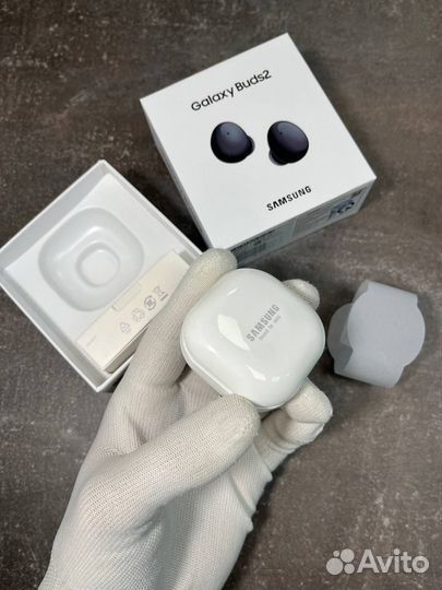 Беспроводные наушники Samsung Galaxy Buds 2