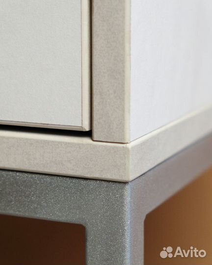 Тумба прикроватная