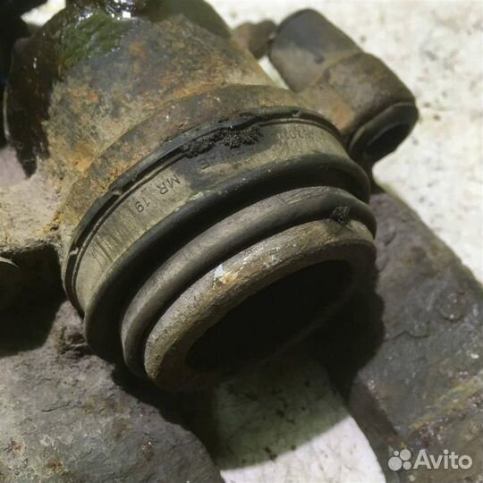 Суппорт передний правый Форд Фокус 1