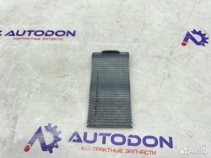 Шторка подлокотника Mercedes E-Класс W212