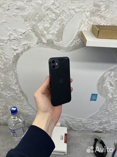 iPhone 11, 64 ГБ