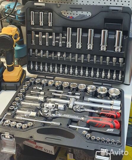 Набор головок торцевых и вставок JTC 96 предметов