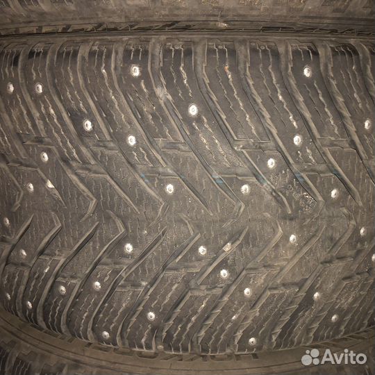 Nokian Tyres Hakkapeliitta 8 SUV 245/45 R19 и 275/40 R19 202T