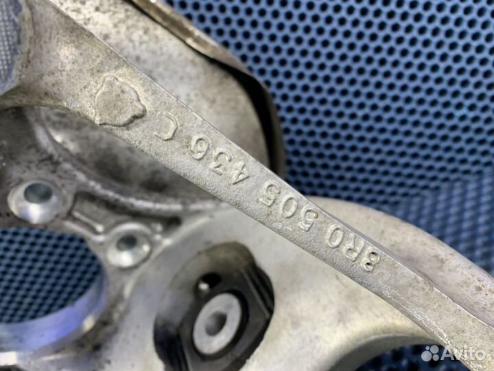 Кулак поворотный задний Audi Q5 / Ауди Ку5