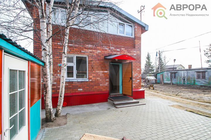 Дом 200 м² на участке 6,8 сот.