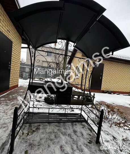 Мангал с крышей