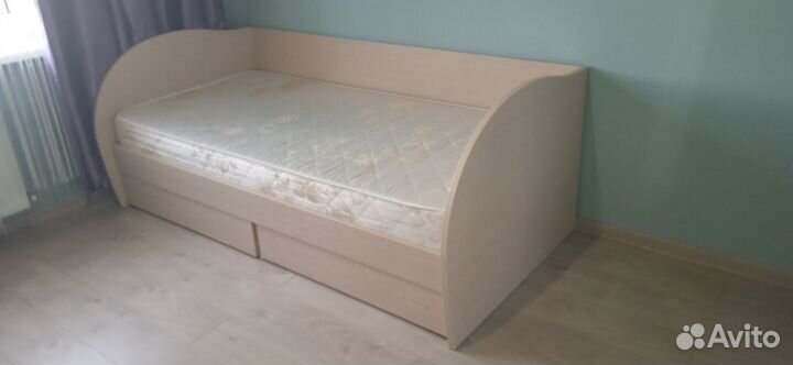 Кровать подростковая