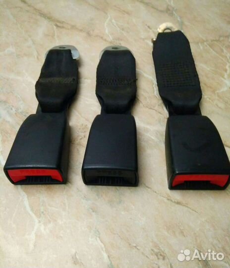 Ответная часть ремня безопасности с защелкой