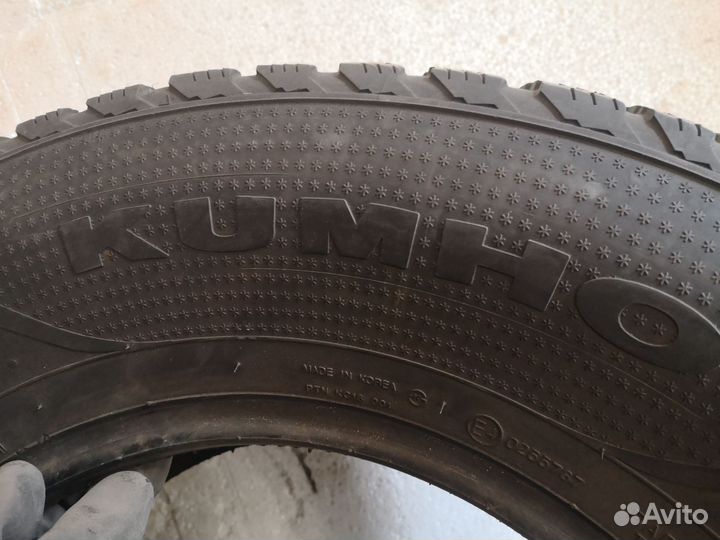 Kumho I'Zen RV Stud KC16 245/70 R16