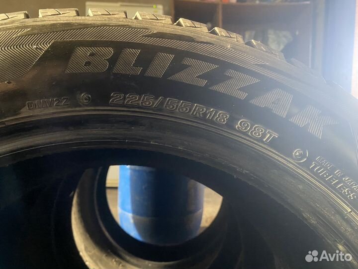 Bridgestone Blizzak DM-V2 225/55 R18 98T