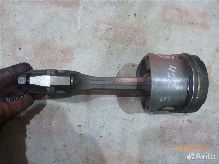 Поршень с шатуном Mitsubishi L200 KB4T 4D56 2008