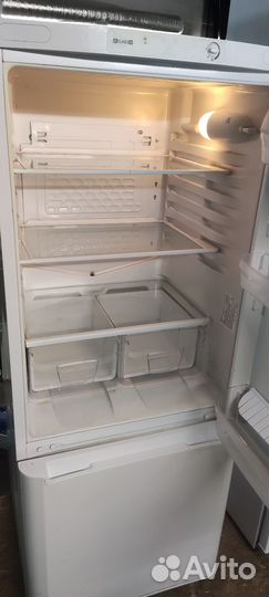 Холодильник Indesit NBM420