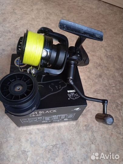 Карповая катушка с удочкой