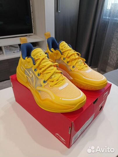 Li-Ning Yushuai 16 V2