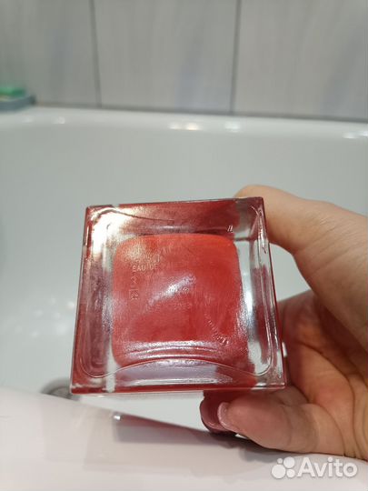 Narciso Rodriguez rouge. Оригинал