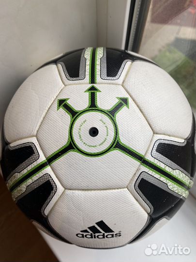 Футбольный мяч adidas smart ball