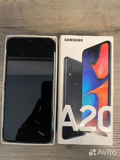 Samsung Galaxy A20, 3/32 ГБ