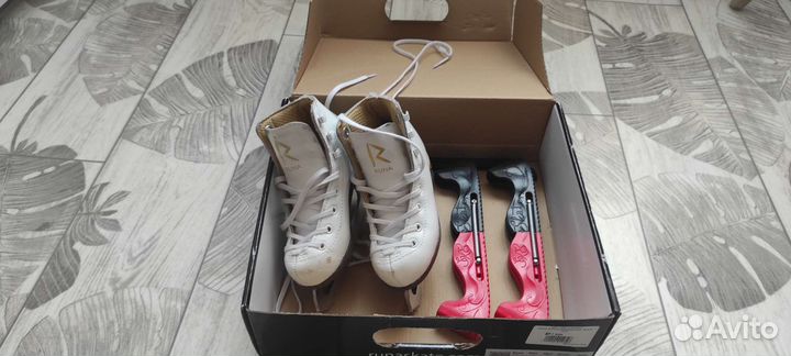 Фигурные коньки Runa 27