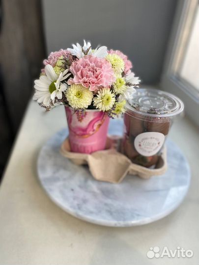 Клубника в шоколаде в стакане / Сцветами