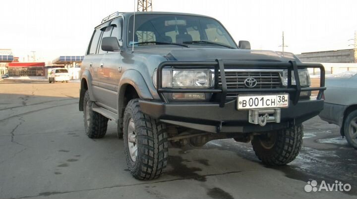 Силовой передний бампер на Toyota Land Cruiser 80