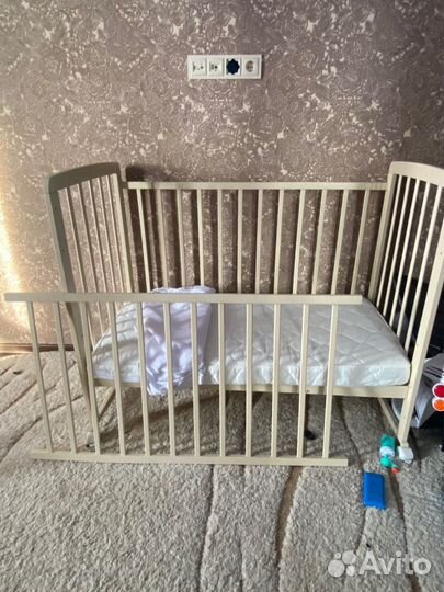 Детская кровать+ матрас+бортики с пост бельем