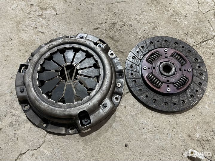Сцепление + маховик почти новые mazda b6