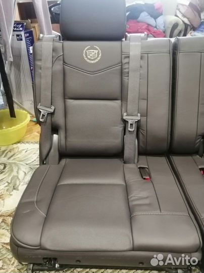 Третий ряд сидений Cadillac Escalade 3