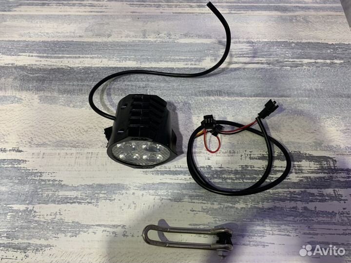 Фонарь с гудком для Ultron T11