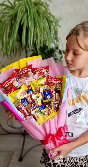 Большой букет с конфетами и киндерами