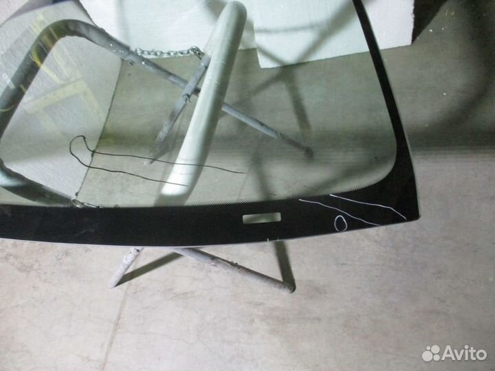 Стекло лобовое Ford Mondeo 1 2