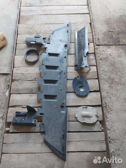 Нижняя губа бампера рено меган 2