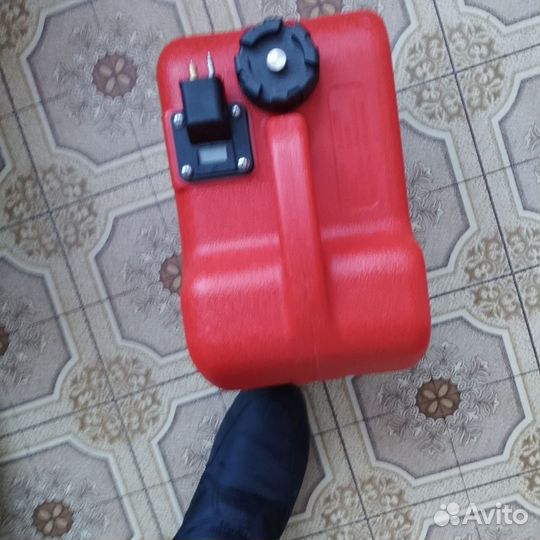 Продается дополнительный бак