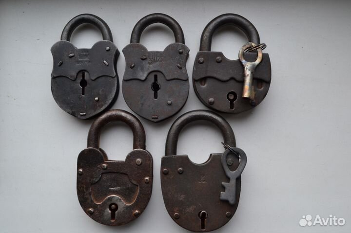 Старые амбарные замки