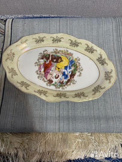 Блюдо фарфор