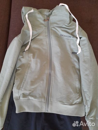 Продам спортивный костюм для девочки