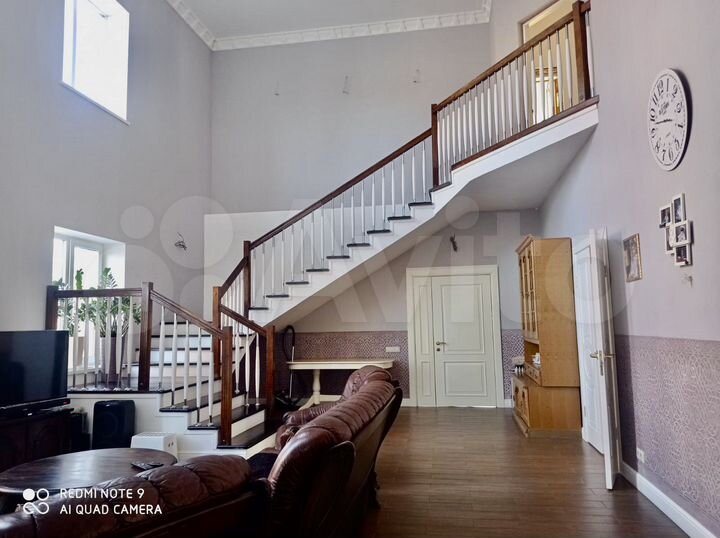 Дом 560,9 м² на участке 30 сот.