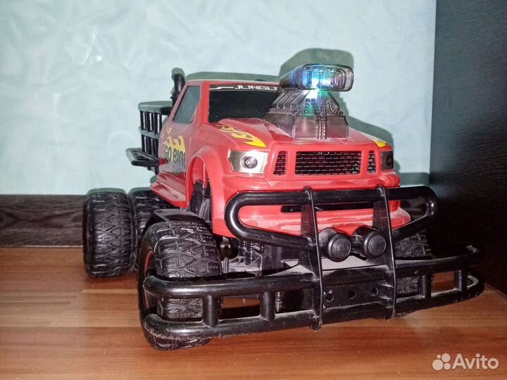 Радиуправляемая машина Hot whees