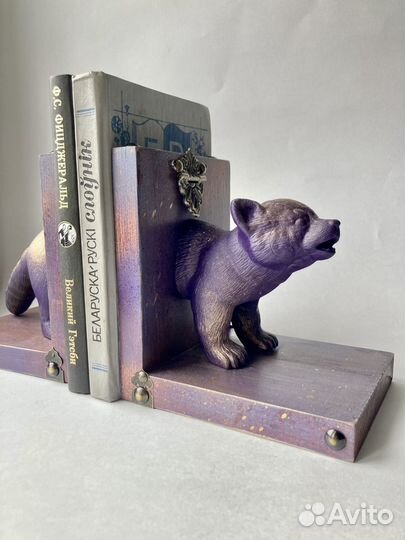«Енот» авторская подставка для книг