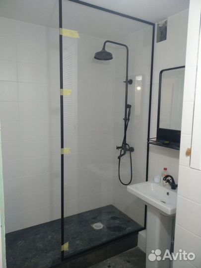 Стеклянная перегородка