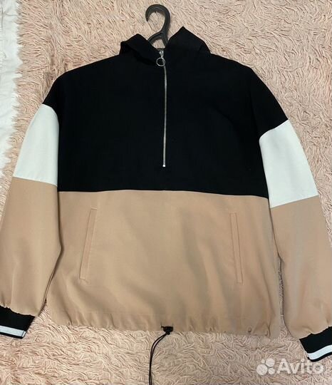 Ветровка женская