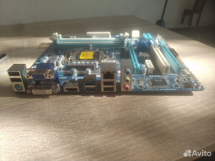 Материнская плата Gigabyte ga-z77m-D3H нерабочая