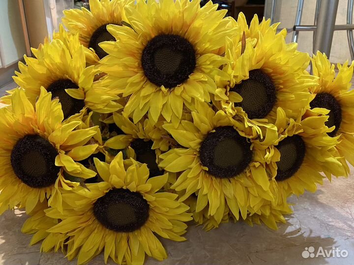 Искусственные подсолнухи