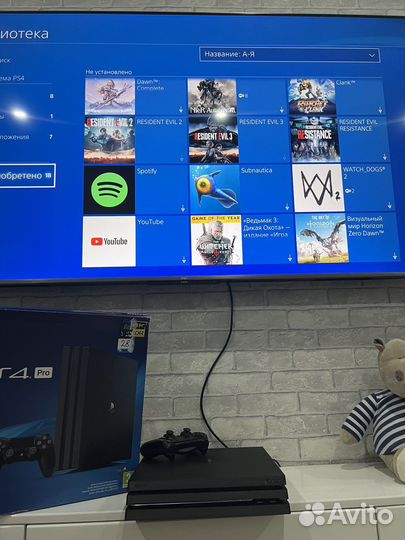 Sony PS4 pro + 2 джоя + игры