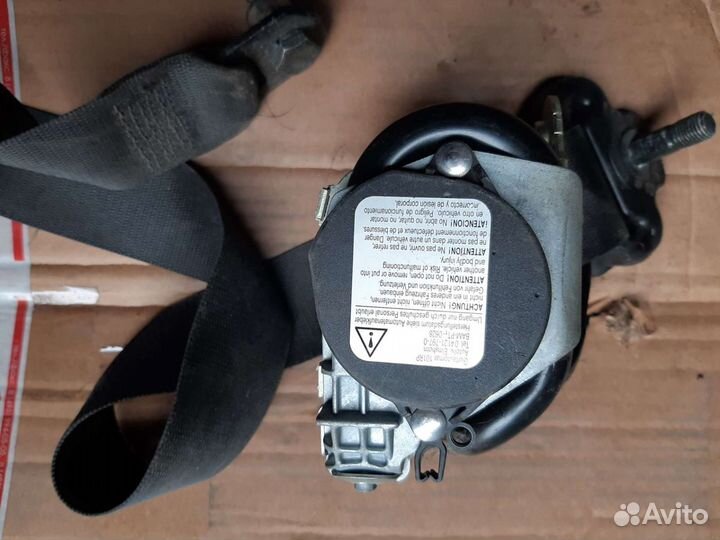 Ремень безопасности левый Mitsubishi Colt Z34