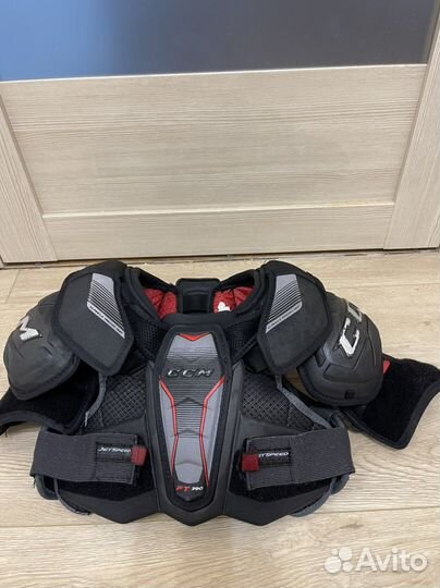 Нагрудник хоккейный ccm